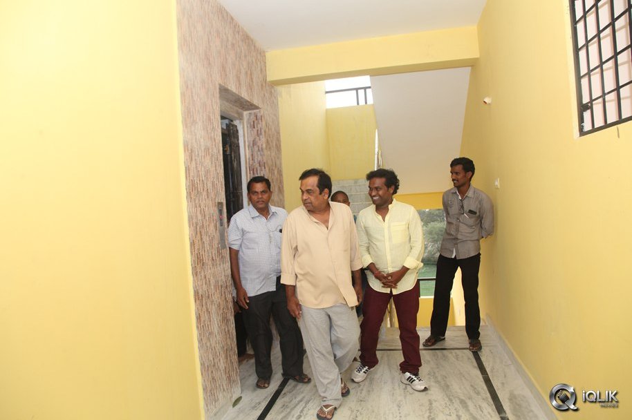 Celebrities-at-Dhanraj-House-Warming-Function
